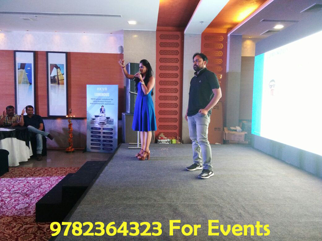 Professional Male / Female Anchor in Jaipur, Female Emcee, Anchors For Wedding